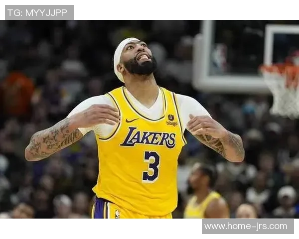 戴维斯单场狂砍43分助力湖人力克雄鹿展现超强实力